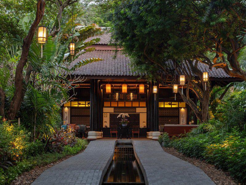 27E10CC5E9A19672A96C1B5B3745BDA2