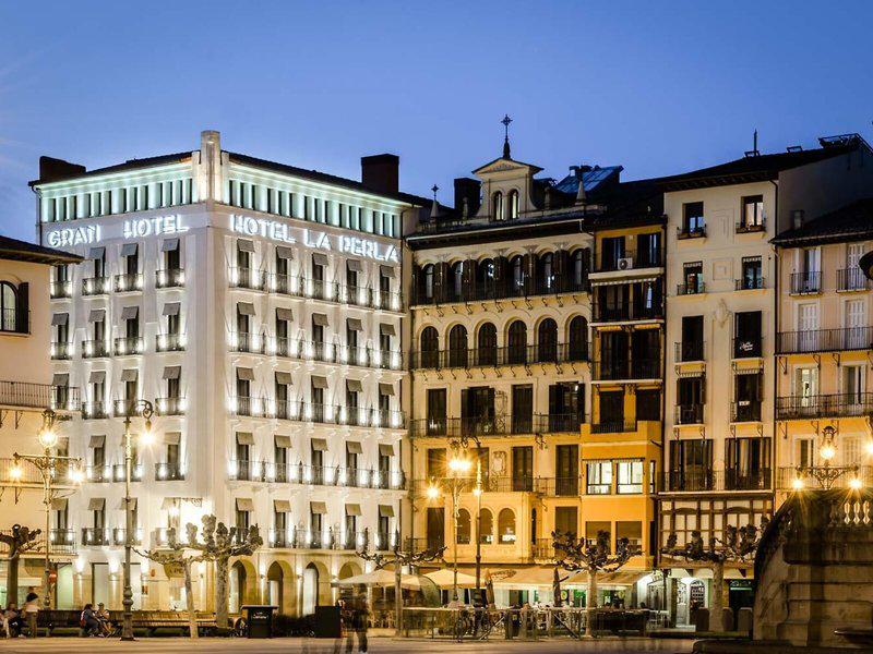 CB13F904045BCB4476D7B74DA1BA41AE