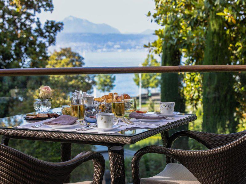 D27E2B2C2E001C44D2E9FF45A8DF7E78