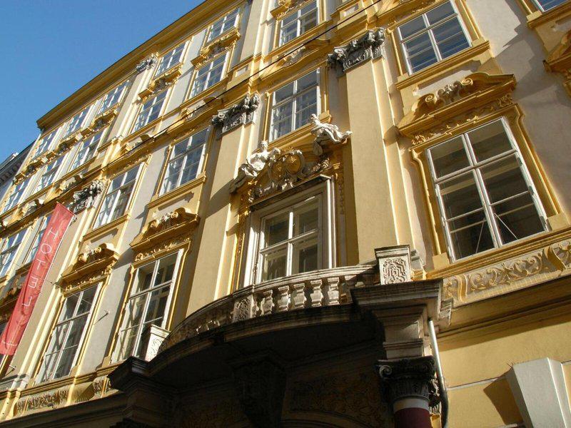 FDF04C53366AF9FB4883CA030A8978DD