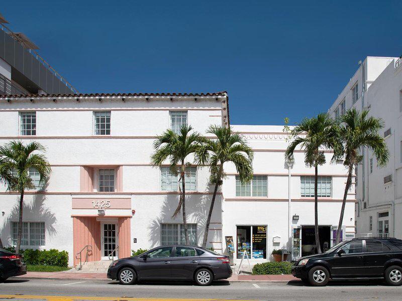 FD081BC4F2F815C441A8B7E5FBA5AA3A