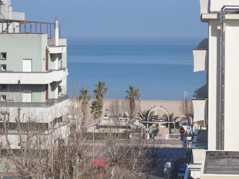 BB62D33594D217E5F19AA42C922A6444