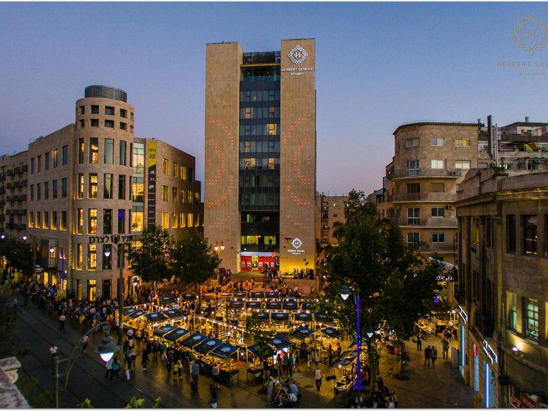 8D068C0C642FD138809AA72604CB71EB