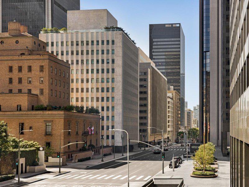 D6B92B9E5D28F749F576FB70B68C2D87