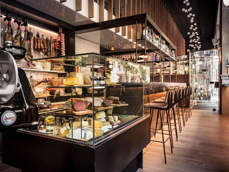 53EC947873421DC8D68AE2F85F07591C