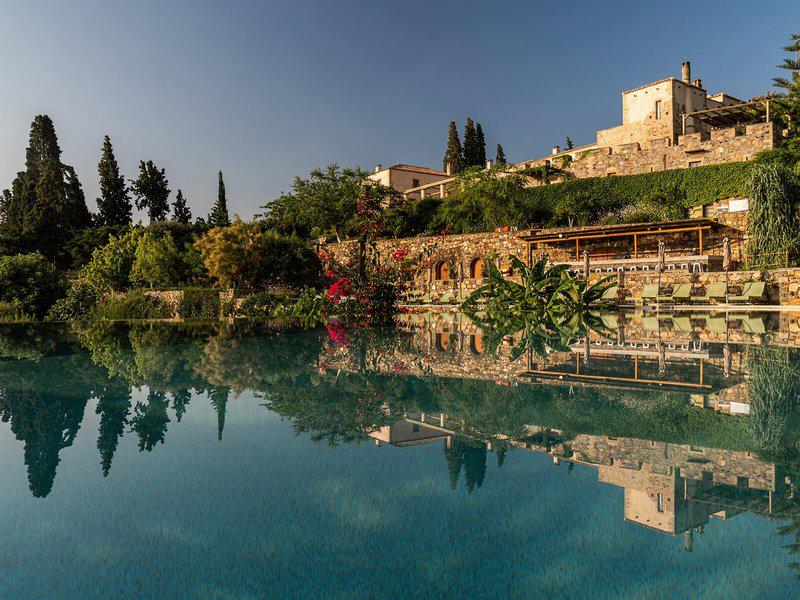 245F17FB9C555F81A99F5717EE7A7001