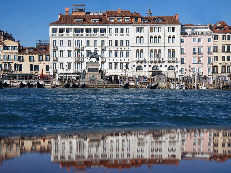 A6395D6FE611AA6B0D4DC498ACA1D17E