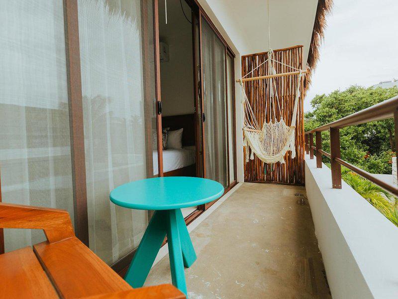 DA923C261AE84EB1723C5B93037DC820