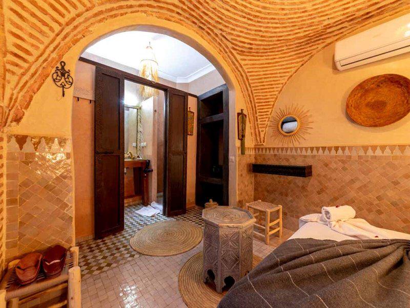 04E65E66E46050B3BCC575B8CD877A5A