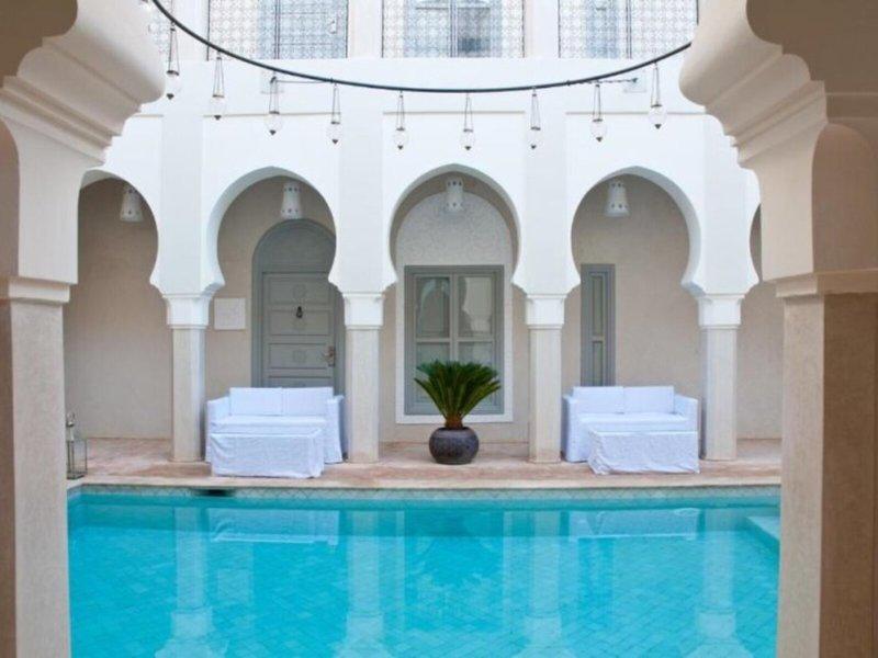 7A6569ED9437F803FD037CC0D30BDB4F