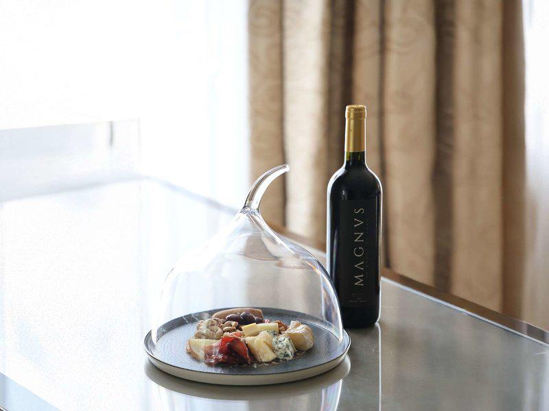 97B37AE0DADA3744AFBD81FA002A0117