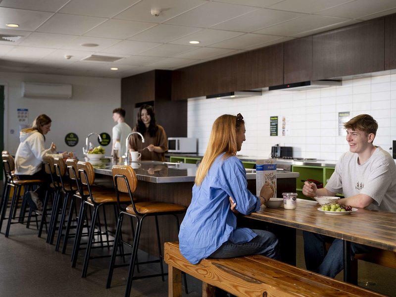 60D5EAD625F283FBA215880E447D75A1