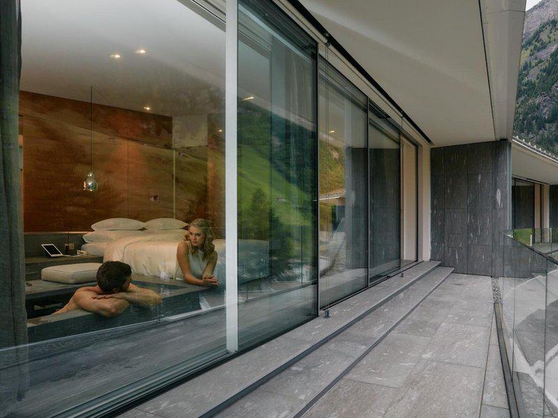 25E31342F5046FDF105AF574E284A4FF