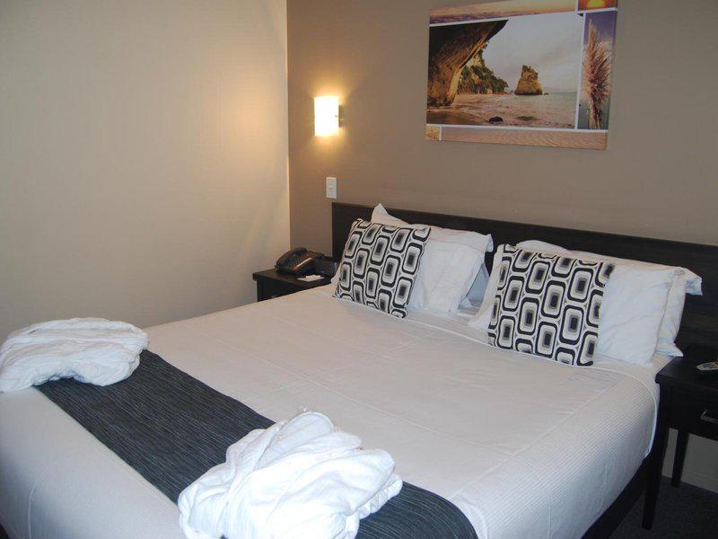 67E84FBF66E9B2F56961D7ACF85870B8