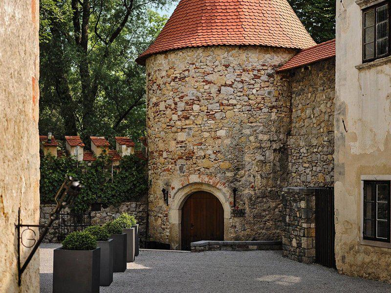 A37E00476983AC6E0EC13146902BCD40