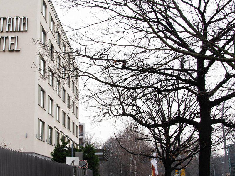 F14B2A4A9F0F0692C11E1D30B22621AC