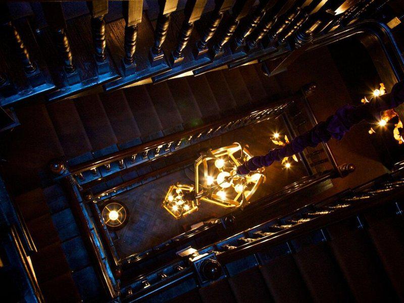 8B34091F744404F3C67C4879E45F2155