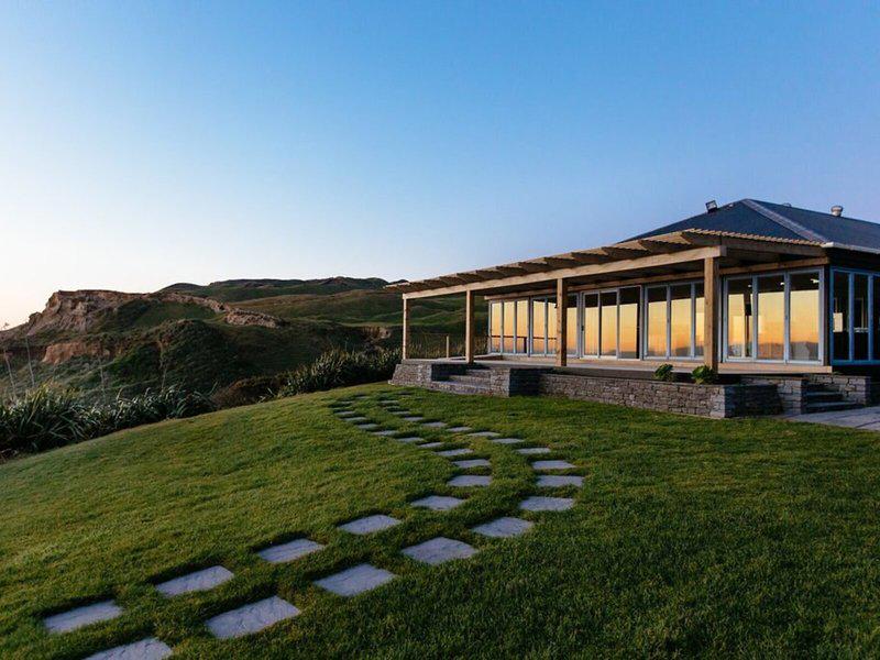 4BF3BE7A5244444B121D8DC4472E756D