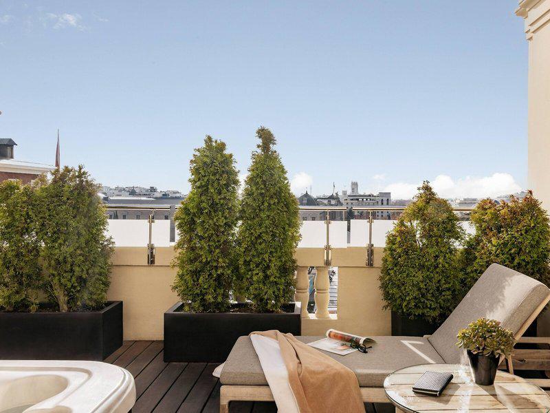 128D24D9D104DAE36091A271B3D43F89