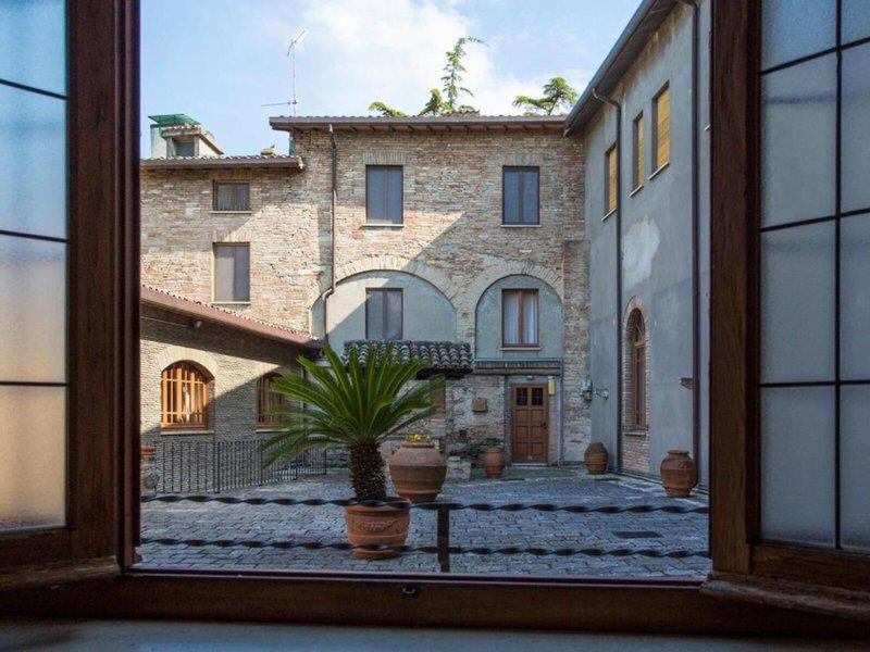 18A4E22F23A0E2A90183D59D9FADC4E7