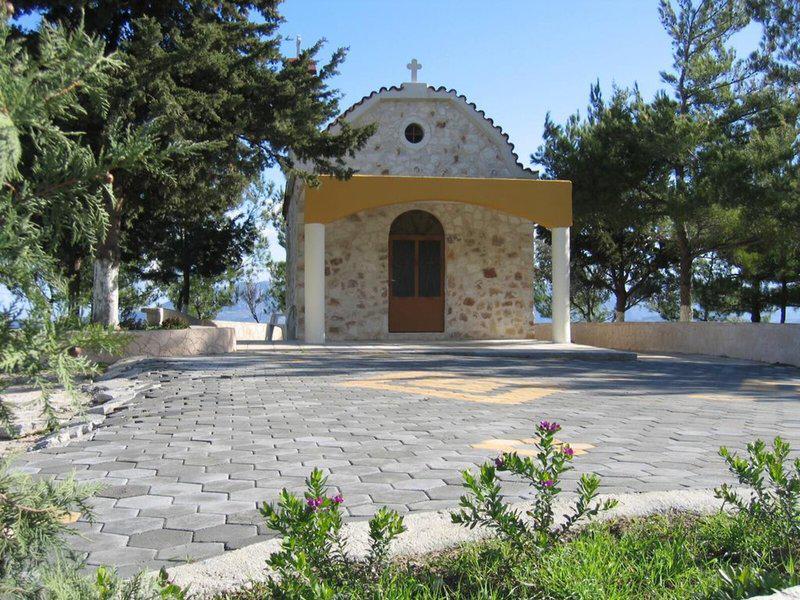 CEF4A8071ECE49180E355E852658634A