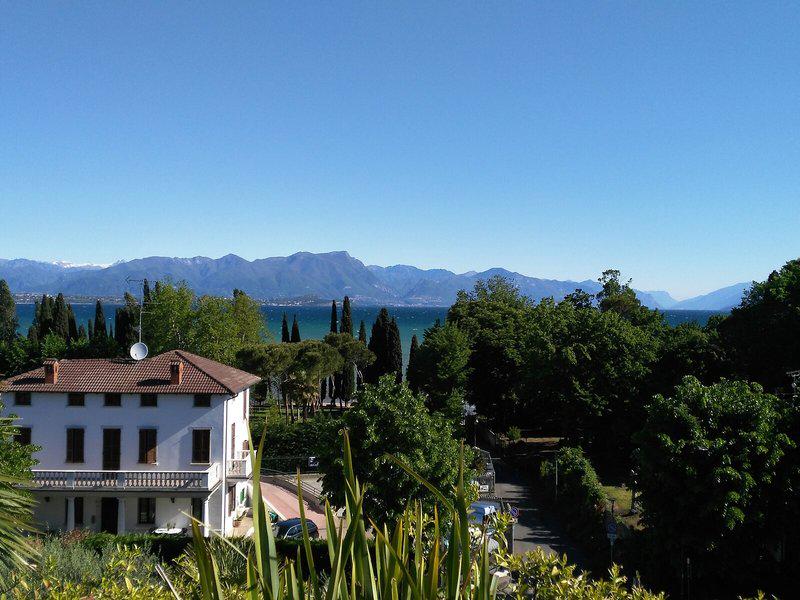 6CE311F81761F555291C5317D2AA9BC5