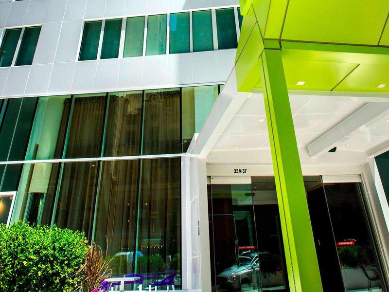 A856FFB9406CACC3F9ADA2B5452D3111