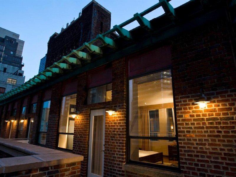 AE9E84285B53662F3DAF0043005F8379