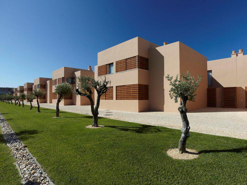 1C0263C90F06147D3EADC10608DCDFE3