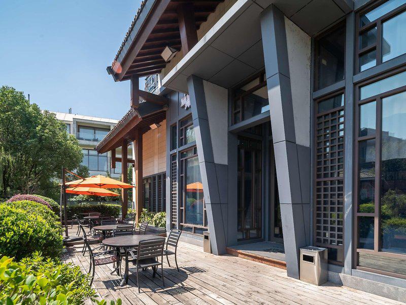 6D7005008E4317742F784CAB2599C91C