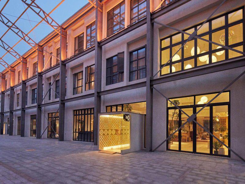 CD9B10841CB4FC8D926D92F51FB78C32