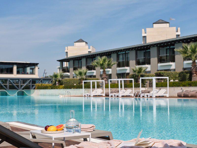 B5D6CB226BC2D059246C7AAC5126F52E