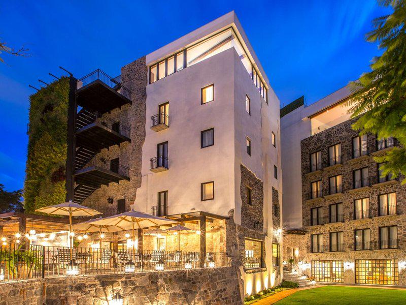 36CF17E24184E6B7803BF3248461EC52