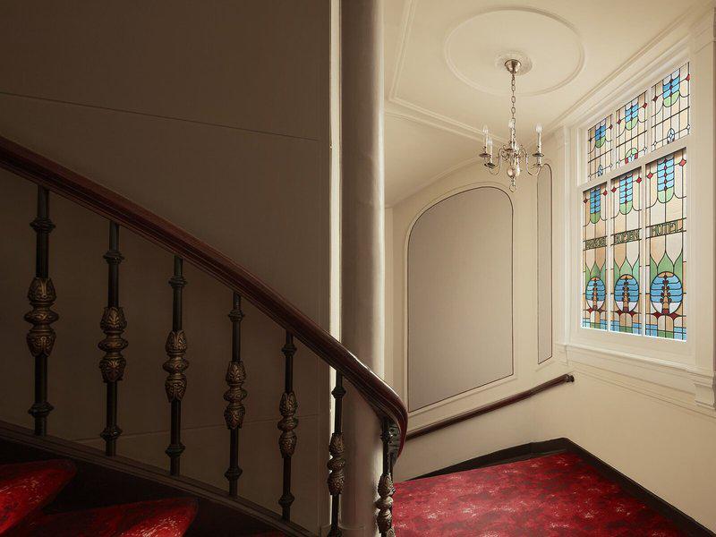 2D9856C04DA781185595B92410BCA6F1