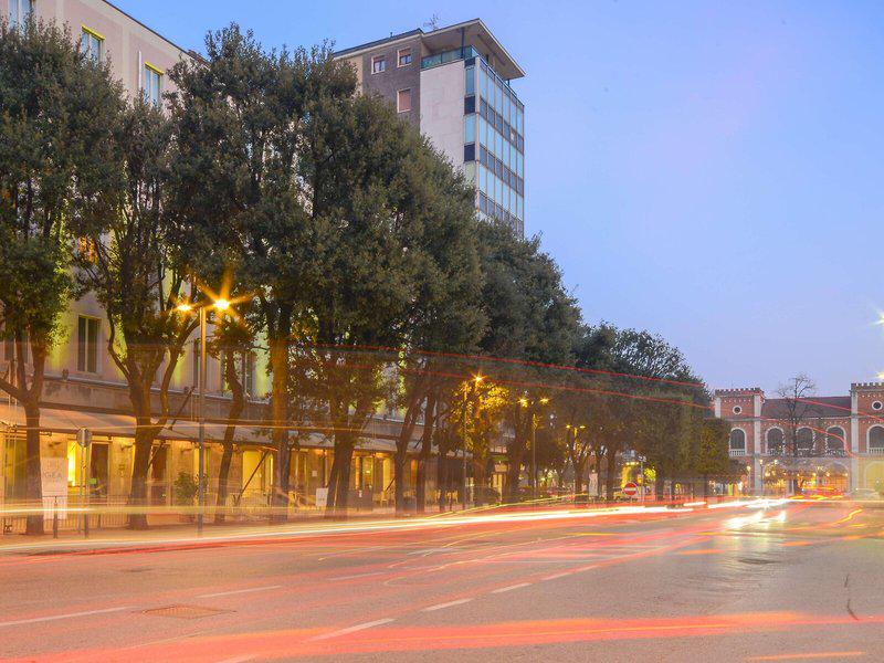 5BD751849EADFD82551B1121E0BC7D48