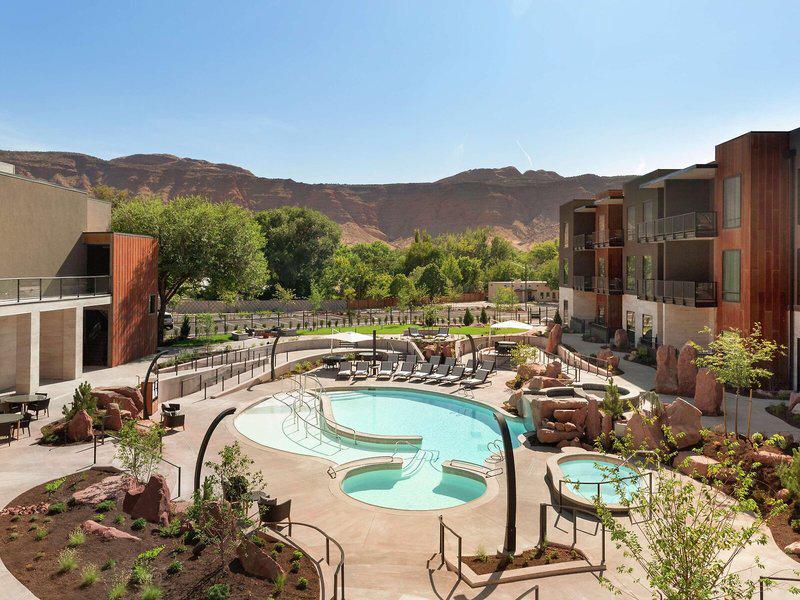 9103CE098495974D1C8128F5D4004652