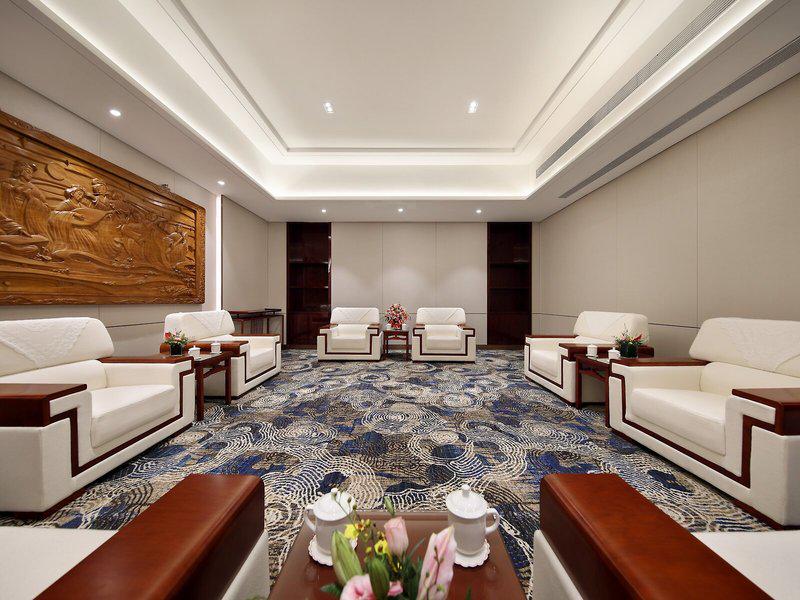 FFB509DD359881844CCE1D04351AC8D9