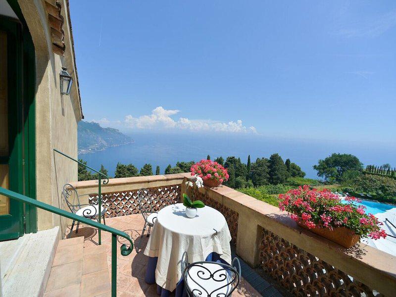 CC436DE79908FCFAFCEC219FB56FA738