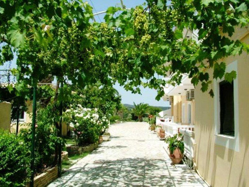 6370287D8F6E712AA4A7B2A0C2A752D7