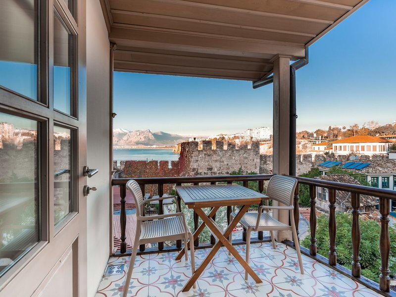 D707B6A1A1C95F269B3266EA7AAAD2EE