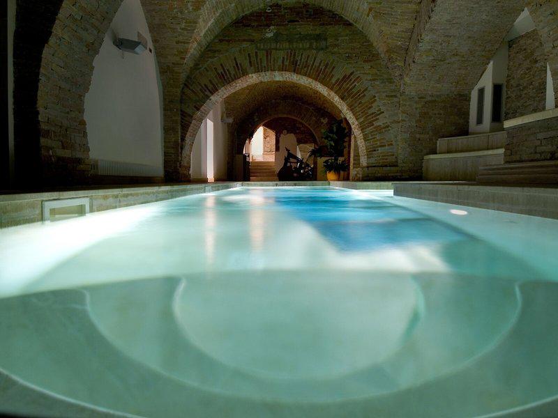 9C839E09117DE958C80C0CFF7B9A92BF