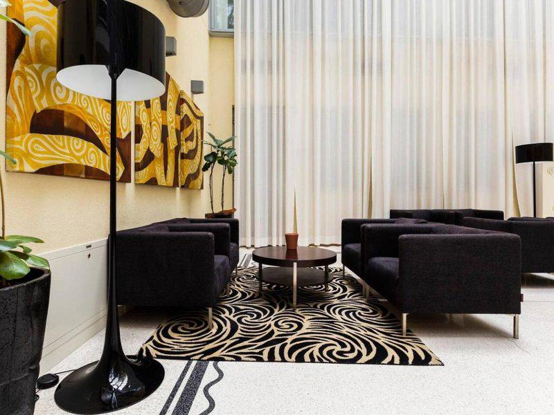 C19B41736A99F8DFB3CE46B67ED0E90E