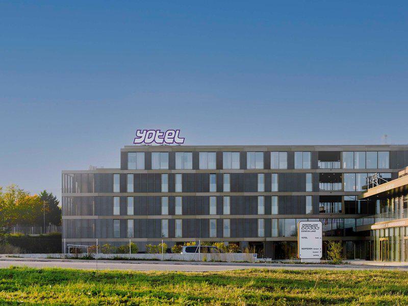 88156F15C9224889381F6D2C3E43340B