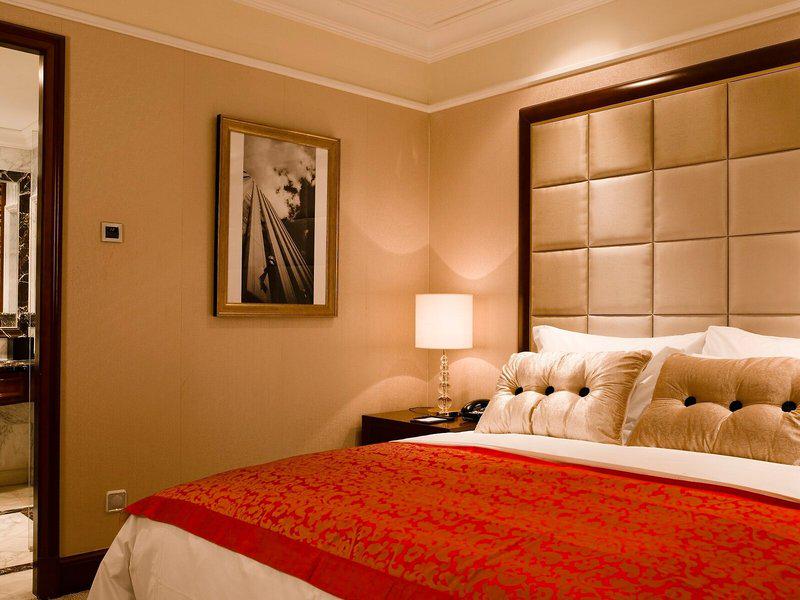 1299A1D6DAD1824A9B5AE9656E57104B