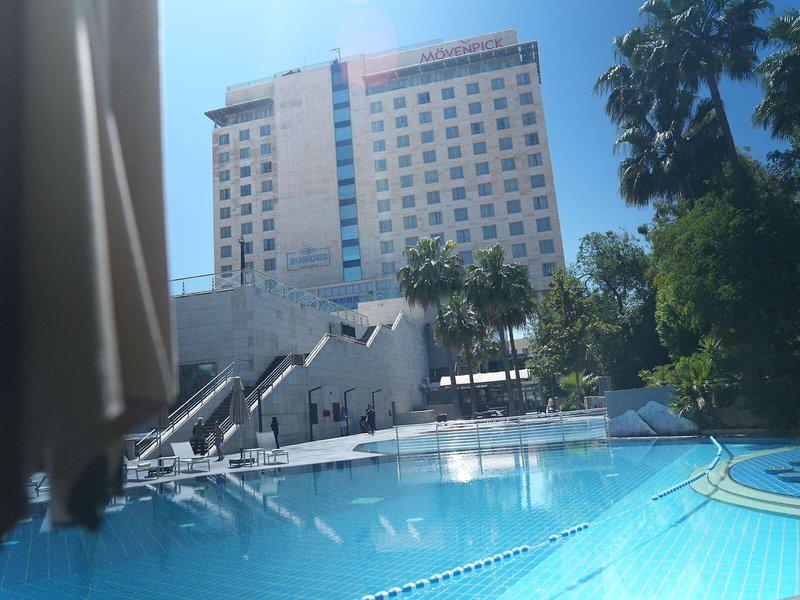 71FDFDAFB484DF9B58138B5B4E2DA2FA