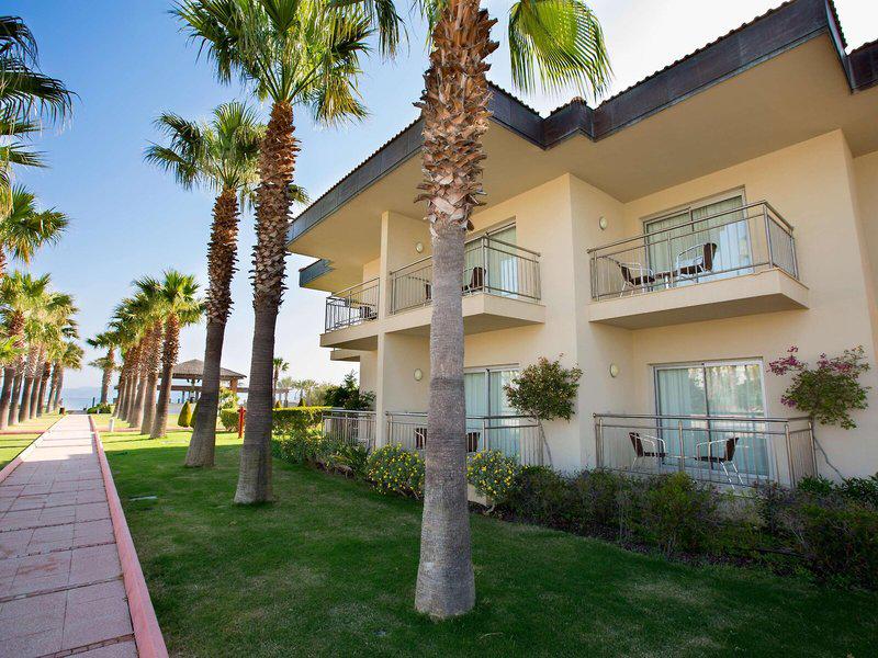 F6FEC34A7EA51902763BA030B2BBE2B6