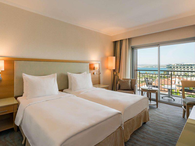 15F2E49D84720A3AFB15F81B3BCB25B5