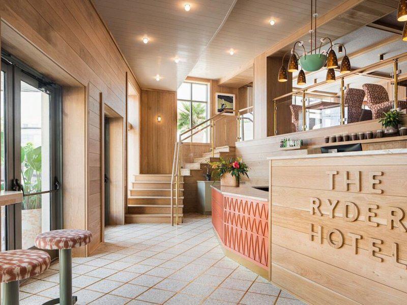 927A971AD621D49E0BD726573CC88A34