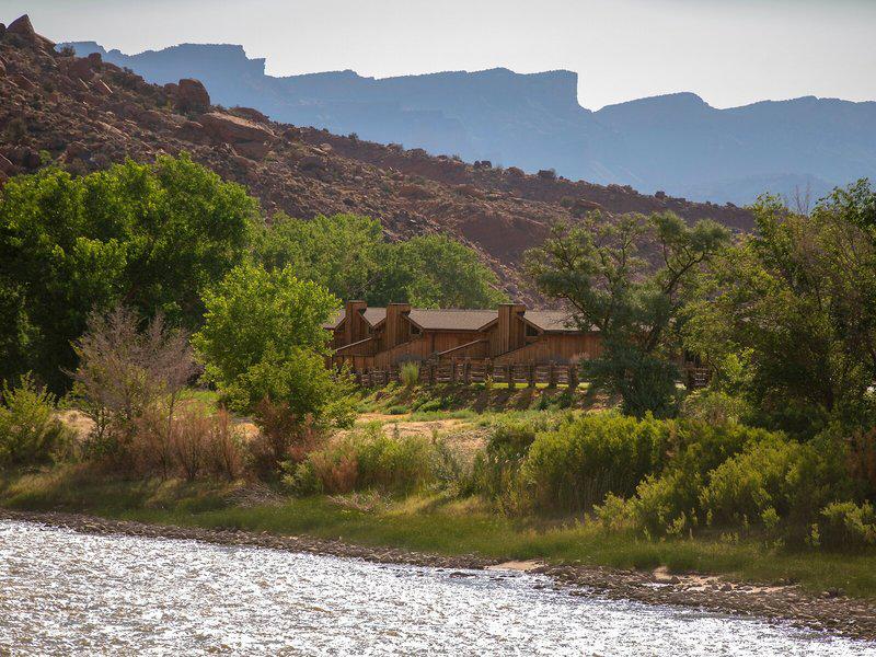 1C8D4F9F614B55DE952A12B1534DFBA7