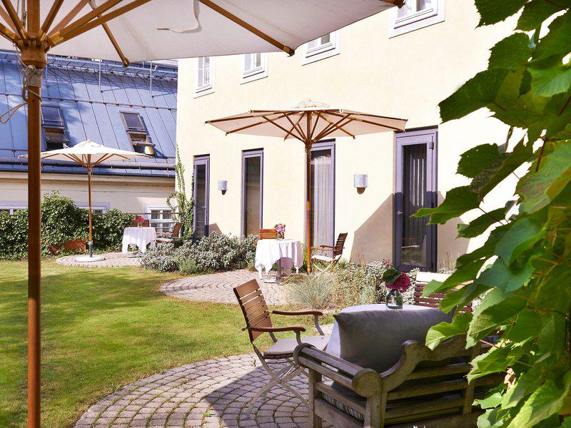 BC584F64EF82E3ED08ED3B895BF9C2E3